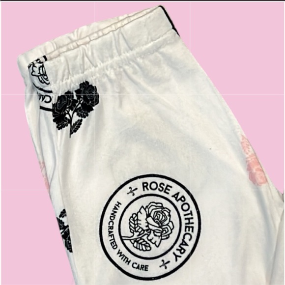 Schitts Creek - ‘Pink/Black Roses’ Lounge Pants, SZ: S,M,L.  NWT Firm! - Picture 3 of 5